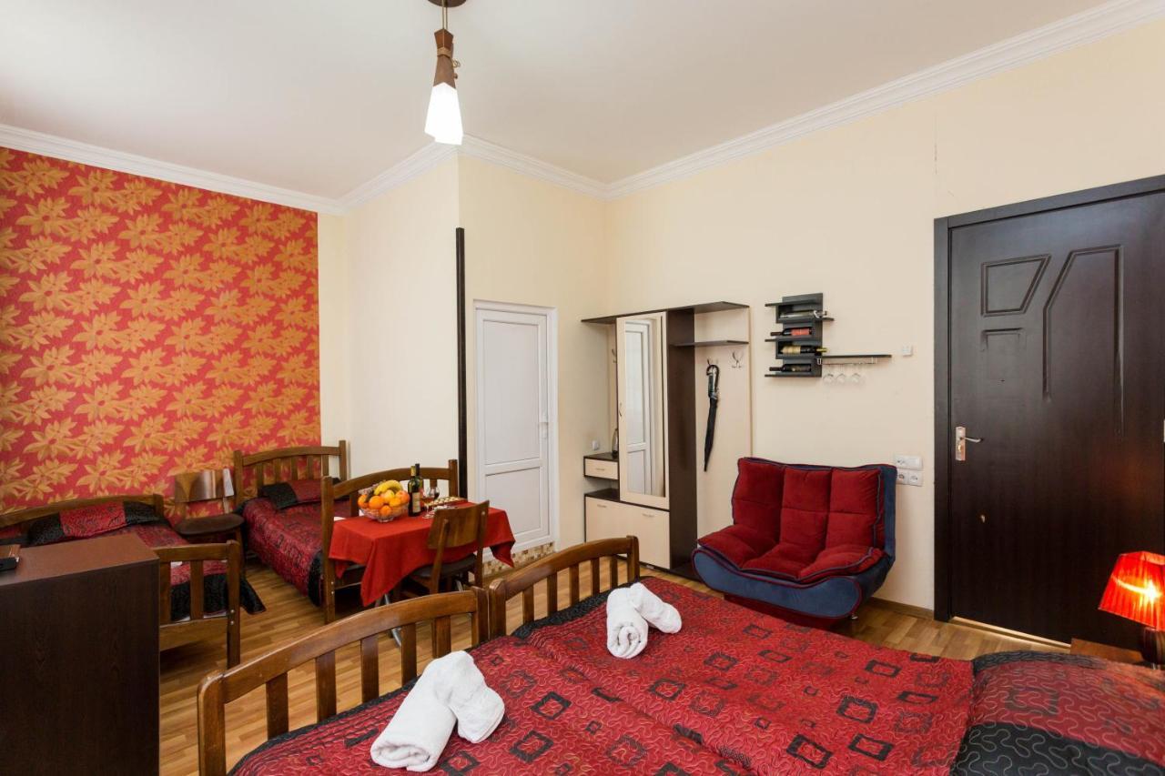 Gis Guest House Tbilissi Extérieur photo